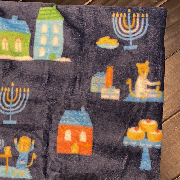Hanukkah, soft blanket - Picture 2 of 3